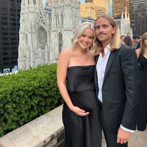 Worn once as seen in last photo. Perfect condition and perfect dress - Picture 4 of 4